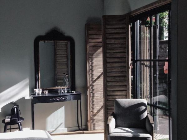 B&B PETIT PRINCE, GENT : photo 8 de la chambre chambre lit king-size - vue sur jardin