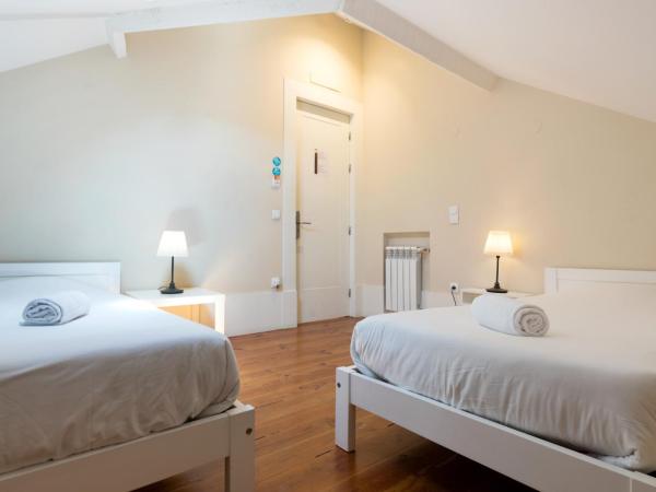 Best Guest Porto Hostel : photo 5 de la chambre chambre lits jumeaux avec toilettes communes