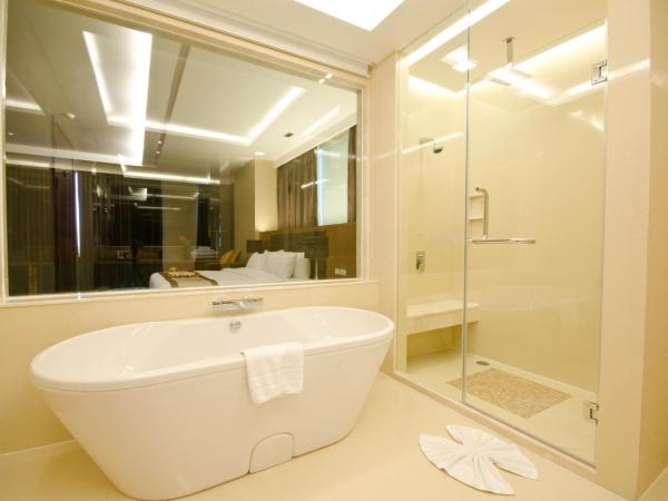 The Grand Fourwings Convention Hotel Bangkok : photo 7 de la chambre chambre deluxe double ou lits jumeaux