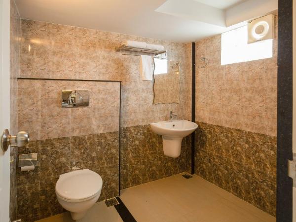 Treebo The Qasr : photo 9 de la chambre [sanitized] standard double room