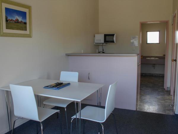 Holdens Bay Holiday Park : photo 4 de la chambre 1 bedroom ensuite motel style unit