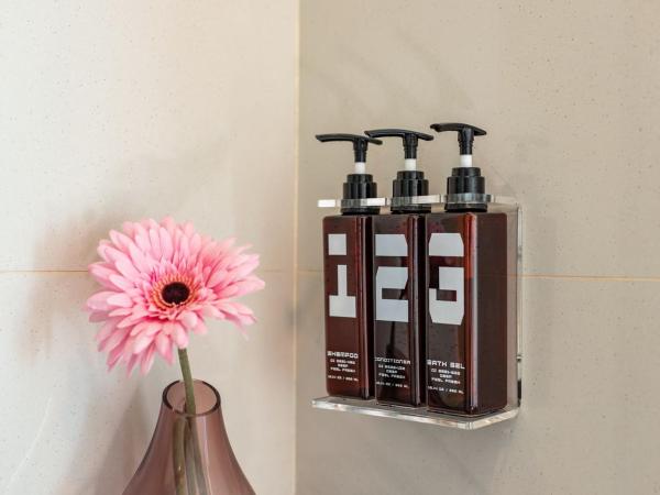 Dang Derm In The Park Khaosan : photo 8 de la chambre suite deluxe avec lit king-size