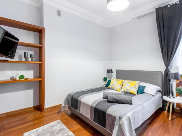*ClickTheFlat* Wilcza 33 Street Apart Rooms in the City Center : photo 1 de la chambre chambre double standard avec salle de bains commune