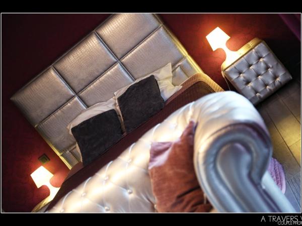 V E R O N E - Rooms & Suites - Liège - Rocourt : photo 1 de la chambre chambre double avec baignoire spa