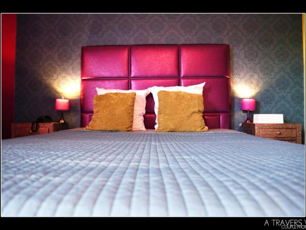 V E R O N E - Rooms & Suites - Liège - Rocourt : photo 6 de la chambre chambre double avec baignoire spa