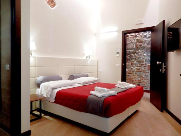 Arena Luxury Suite : photo 5 de la chambre chambre double ou lits jumeaux supérieure avec vue sur ville