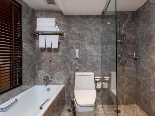 Ramada Plaza by Wyndham Bangkok Menam Riverside : photo 4 de la chambre chambre lit king-size supérieure