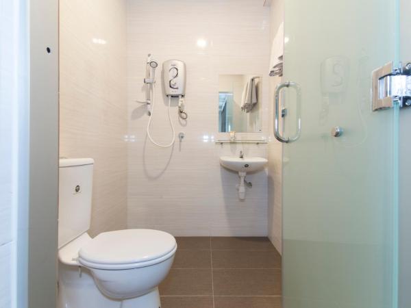 Fumah Hotel Jalan Kuching : photo 3 de la chambre suite familiale