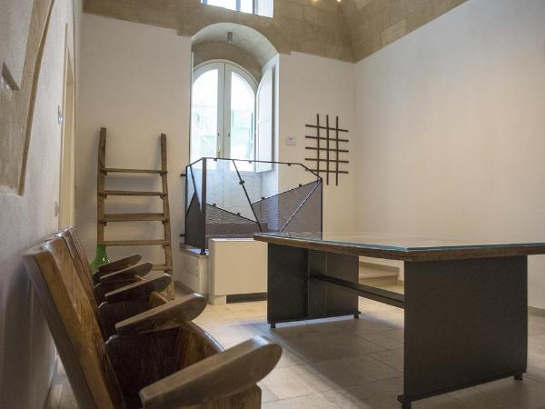 Palazzo Montemurro : photo 6 de la chambre suite avec balcon