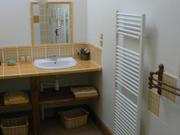 Chambres d'hôtes Domaine de Beaupré : photo 1 de la chambre chambre triple