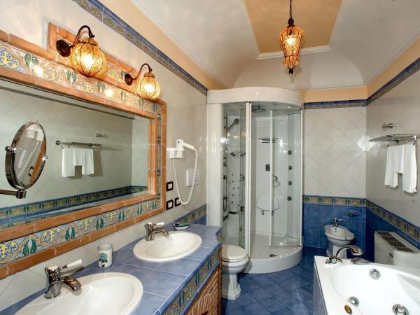 Hotel La Tonnarella : photo 4 de la chambre suite junior - vue sur mer