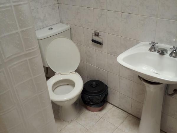 Hostel Buenos Aires : photo 7 de la chambre chambre lit queen-size