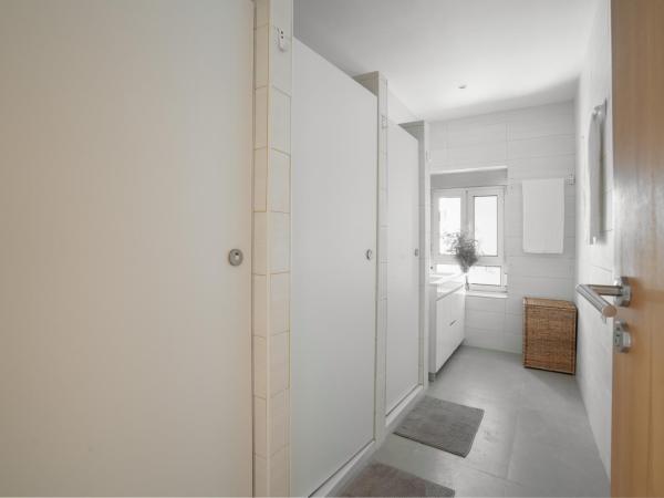 Peach Hostel & Suites : photo 4 de la chambre lit dans dortoir de 8 lits