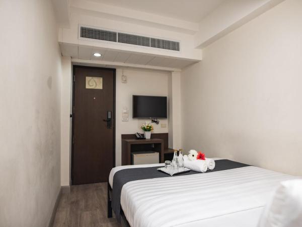 D&D Inn Khaosan : photo 2 de la chambre chambre lit queen-size classique sans fenêtre