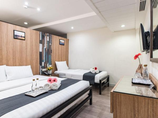 D&D Inn Khaosan : photo 4 de la chambre chambre triple classique sans fenêtre