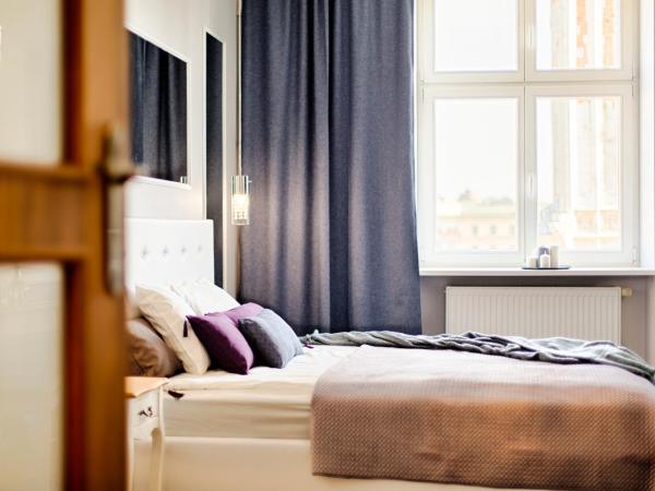 Main Square Apartments : photo 7 de la chambre appartement - vue sur place principale