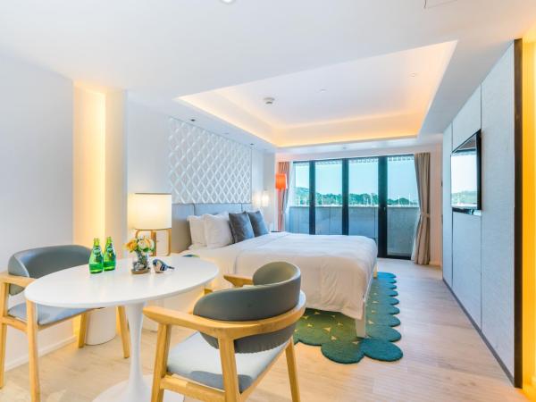 The Pier Hotel : photo 2 de la chambre hébergement avec terrasse - côté océan