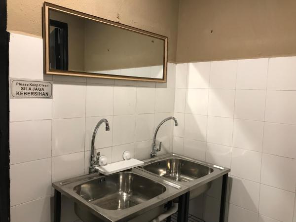 Nusantara Mattwaddien Hostel : photo 7 de la chambre chambre quadruple