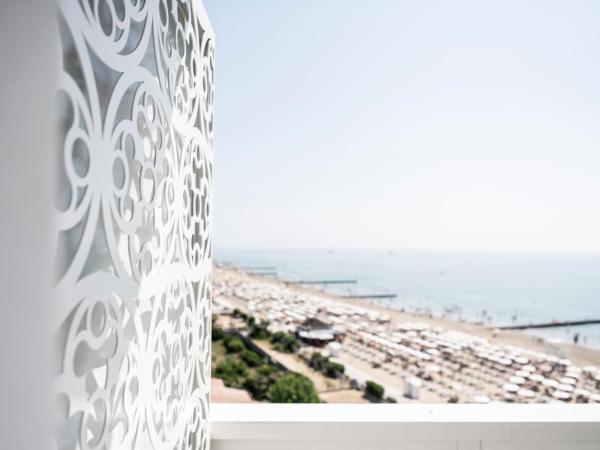 Luxor e Cairo The Beach Resort : photo 2 de la chambre suite lit king-size - vue sur mer