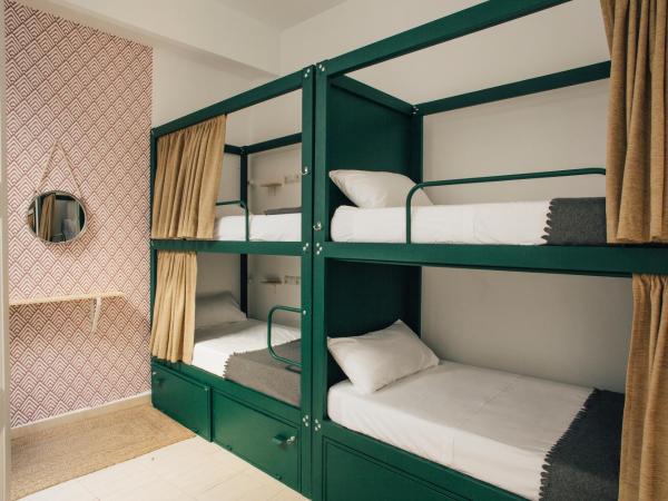 The Urban Jungle Hostel : photo 6 de la chambre lit dans dortoir mixte de luxe de 8 lits