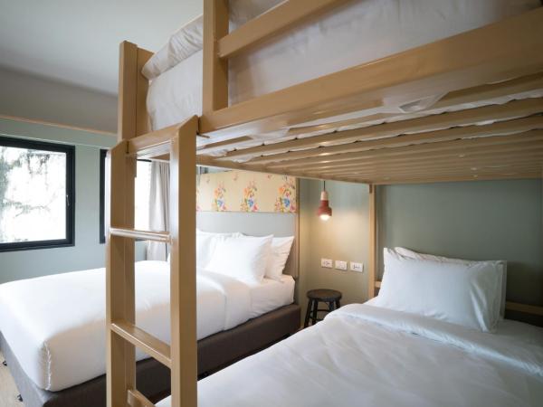 The Blanket Hotel Phuket Old Town : photo 3 de la chambre suite familiale avec lit superposé pour adultes 