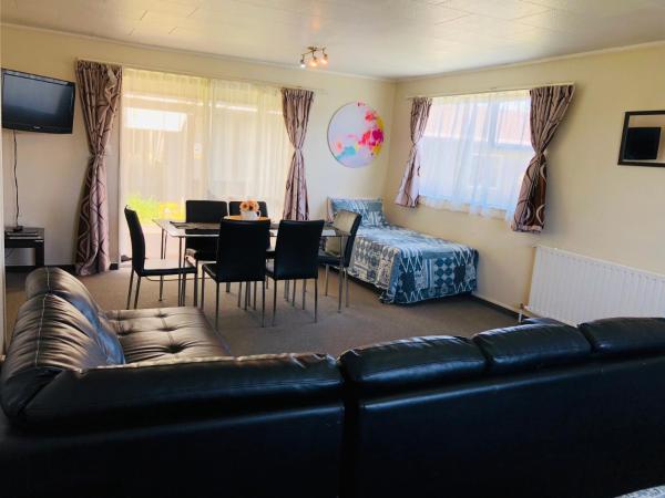 Red Rock Thermal Motel - Mineral Pool : photo 2 de la chambre cottage