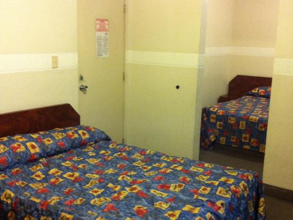 Hotel Dos Naciones : photo 2 de la chambre chambre familiale