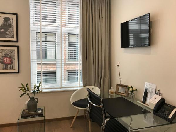 Antwerp Business Suites : photo 4 de la chambre petite chambre standard - vue sur ville