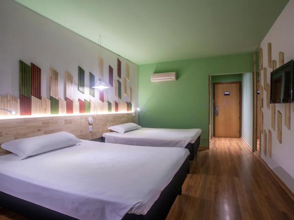 Hotel Nacional Inn Curitiba Santa Felicidade : photo 8 de la chambre appartement avec 2 lits doubles