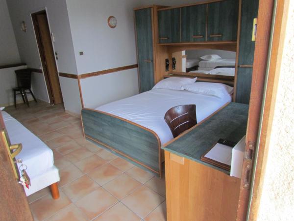 Dortoirs Rocade 2 : photo 4 de la chambre chambre double avec salle de bains privative