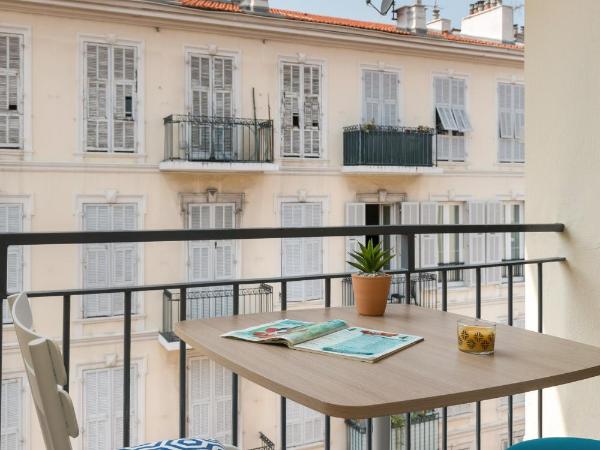 The Deck Hotel by Happyculture : photo 2 de la chambre suite junior avec terrasse