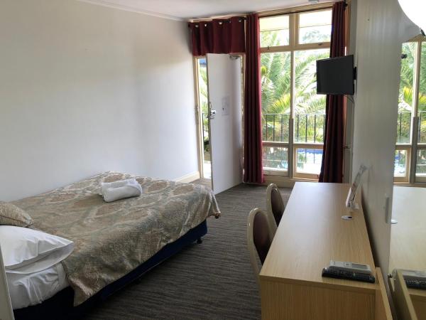 Jacksons Motor Inn : photo 5 de la chambre chambre lit queen-size Économique 2 adultes uniquement