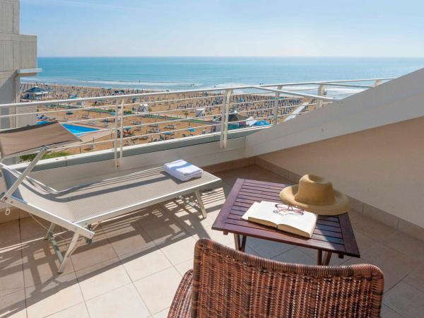 Hotel Mariver : photo 9 de la chambre chambre double mansardée - vue sur mer