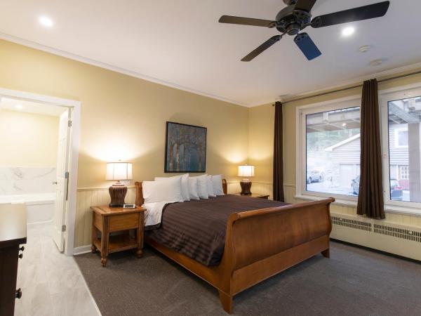 Banff Boutique Inn - Adults only : photo 1 de la chambre chambre lit king-size