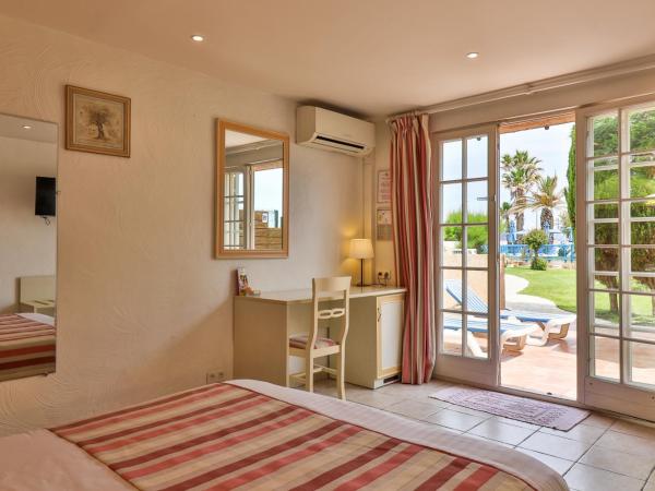 Hôtel La Nartelle : photo 2 de la chambre chambre double confort avec terrasse - vue sur jardin