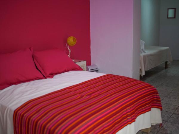 Hostal Tlaquepaque : photo 4 de la chambre chambre triple avec salle de bains privative