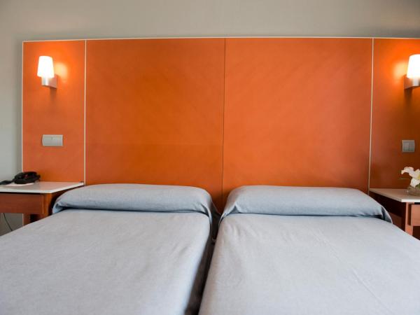 Hotel El Palmeral : photo 4 de la chambre chambre double ou lits jumeaux