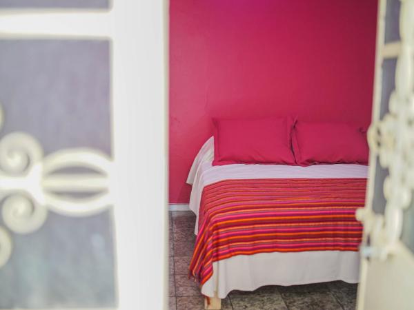 Hostal Tlaquepaque : photo 3 de la chambre chambre triple avec salle de bains privative