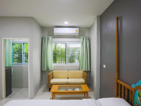 Phuket Nonnita Boutique Resort - SHA Plus : photo 7 de la chambre chambre triple deluxe