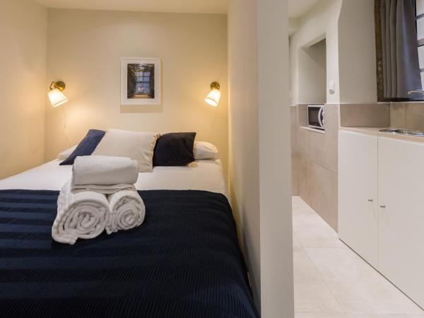 Epic Days Guest House : photo 4 de la chambre suite familiale