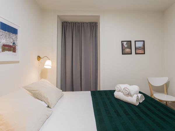 Epic Days Guest House : photo 2 de la chambre chambre double avec salle de bains privative