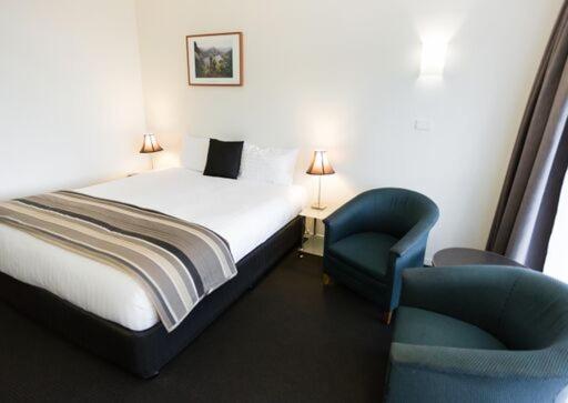 Shoreline Hotel : photo 6 de la chambre chambre lit king-size - vue sur rivière