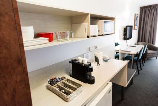 Shoreline Hotel : photo 1 de la chambre chambre lit queen-size 