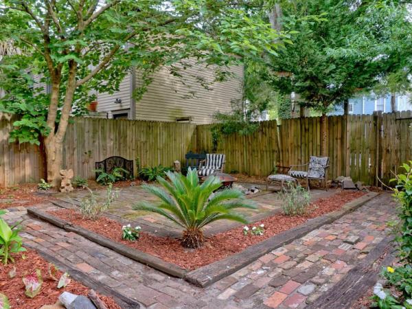 Beautiful 6 Bed, 5 Bath Historic Savannah Home : photo 1 de la chambre maison 5 chambres