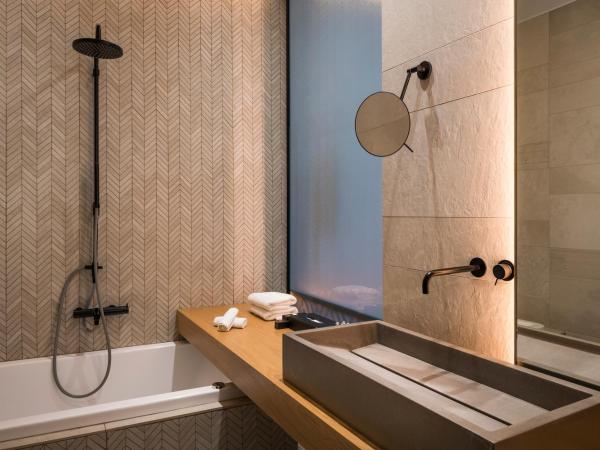 Scala de Faro : photo 4 de la chambre suite junior avec baignoire spa - vue sur ville