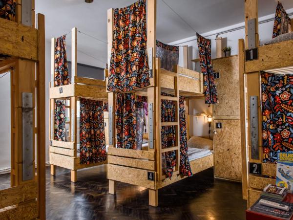 Stay Swanky Hostel : photo 3 de la chambre lit dans dortoir mixte de 8 lits 