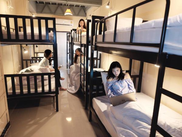 Khaosan Station : photo 6 de la chambre dortoir mixte de 10 lits