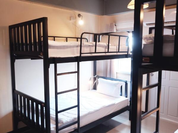 Khaosan Station : photo 4 de la chambre lit dans dortoir mixte de 4 lits