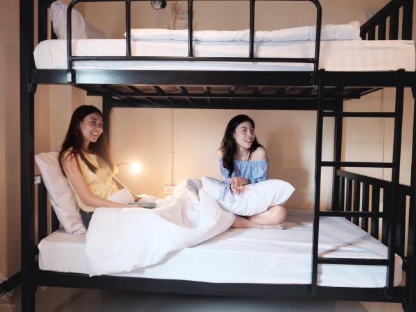 Khaosan Station : photo 9 de la chambre lit dans dortoir mixte de 4 lits