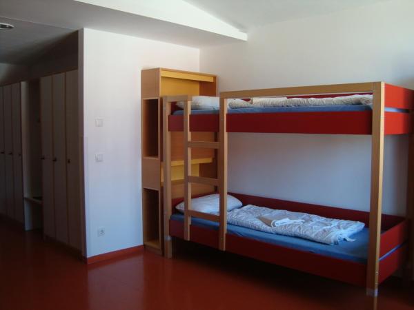 HI Munich Park Youth Hostel : photo 2 de la chambre six-bedroom